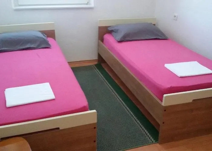 Dante بيت ضيافة *